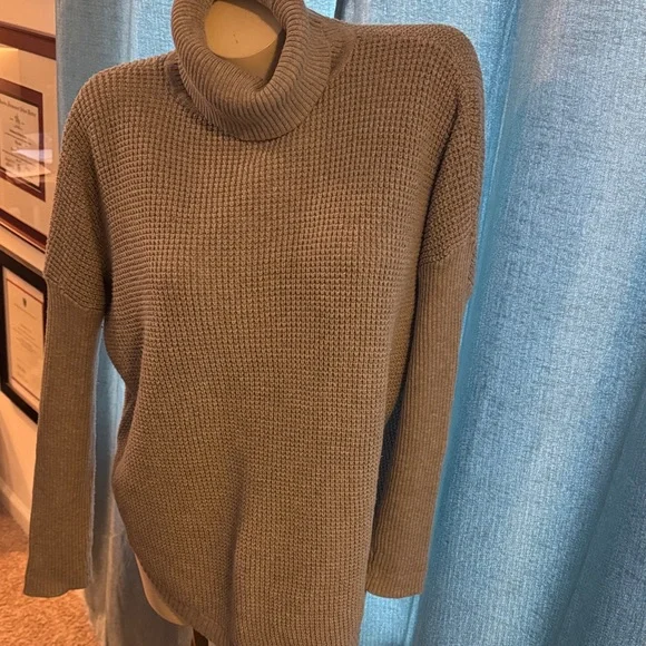 Michael Kors Gray Turtleneck Sweater - Picture 5 of 9